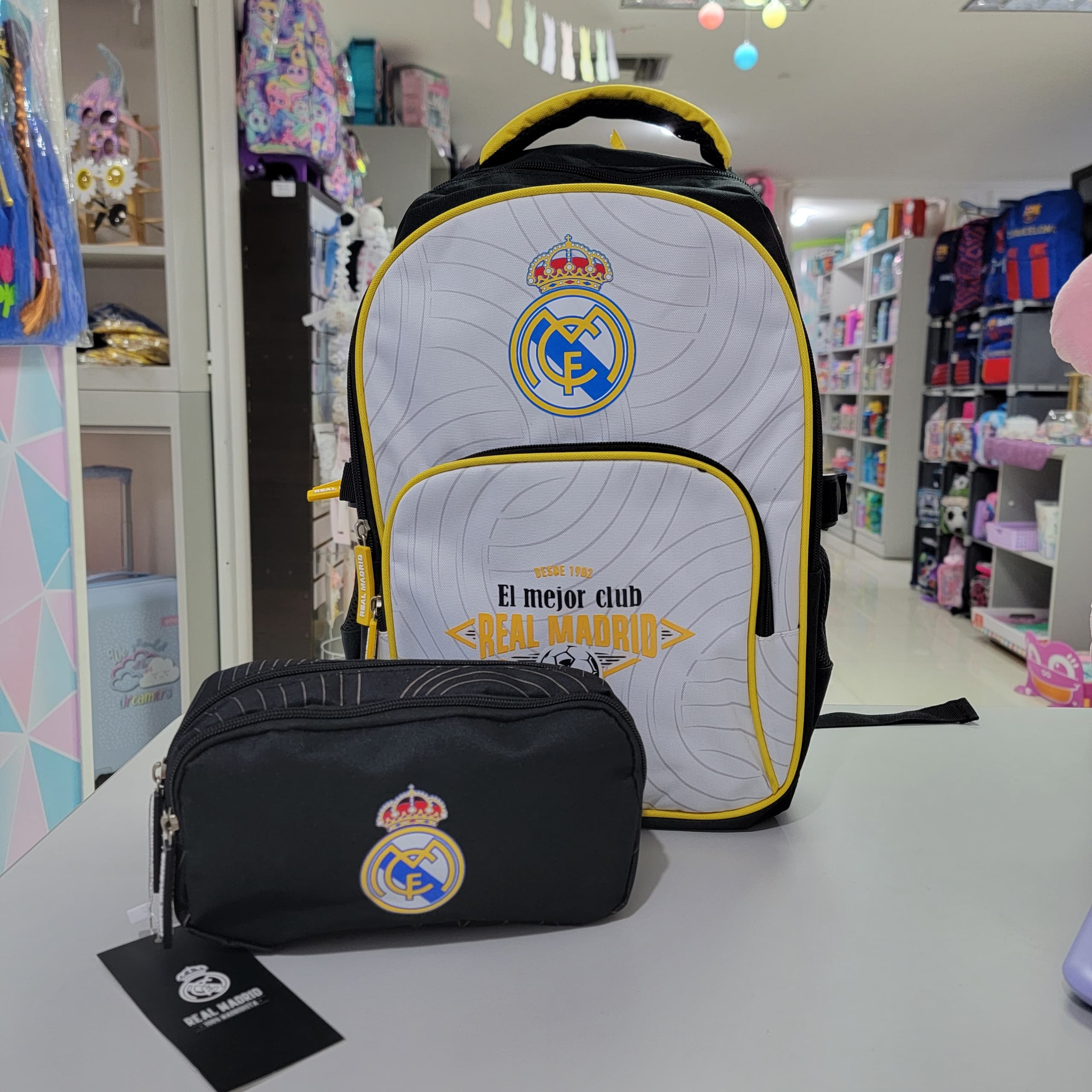 SET ESCOLAR DE DOS PIEZAS - REAL MADRID