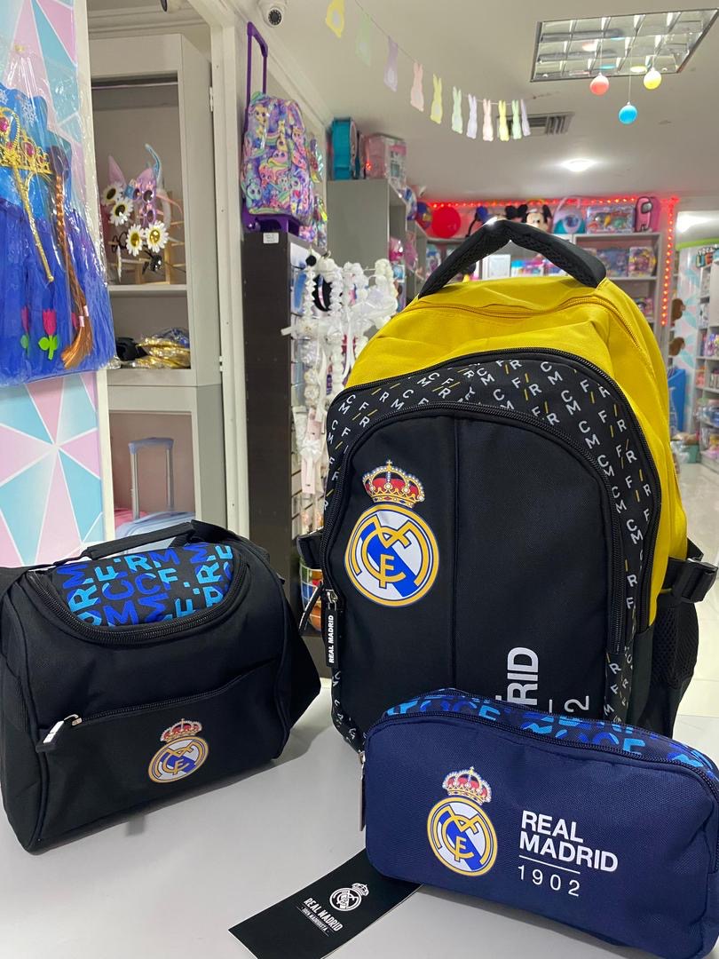 SET ESCOLAR DE TRES PIEZAS - REAL MADRID
