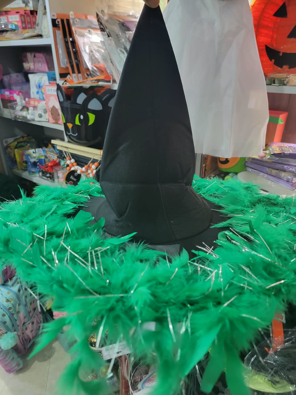 SOMBREROS DE BRUJA CON MARABU